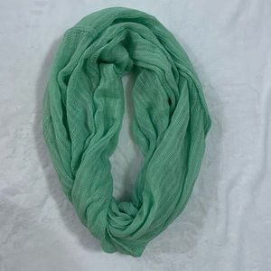 Green infinity scarf